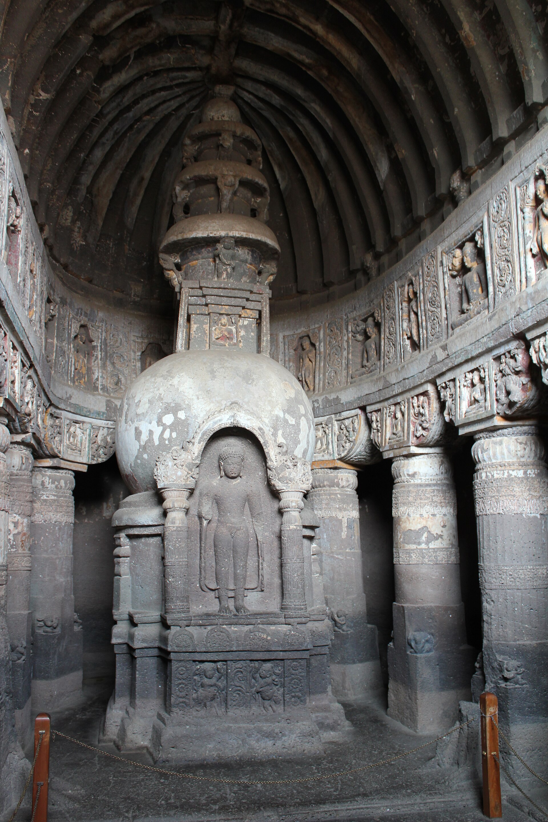 The horseshoe gorge of Ajanta above the Waghora.
