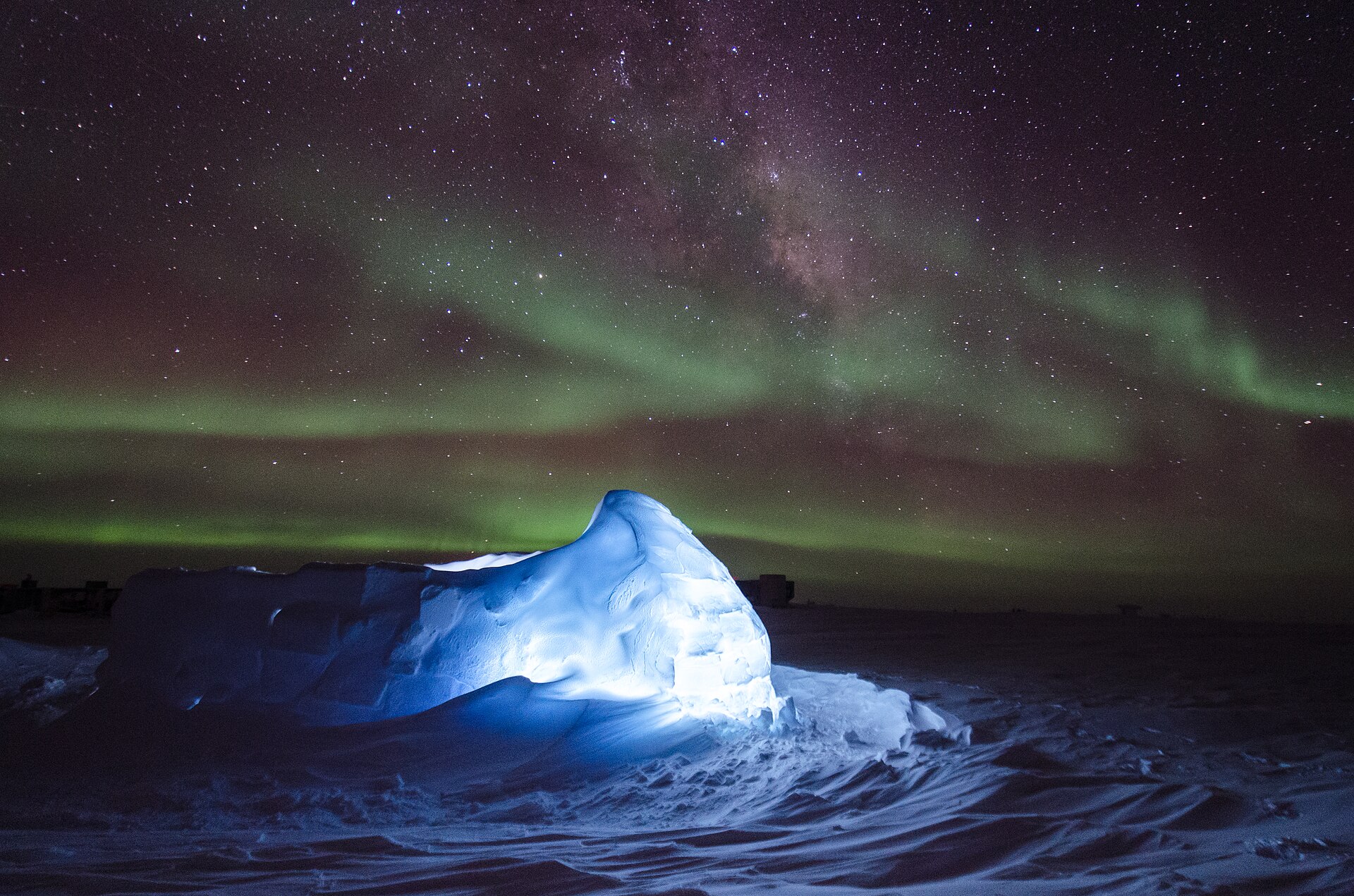 Aurora australis — the sky as a tuning signal.